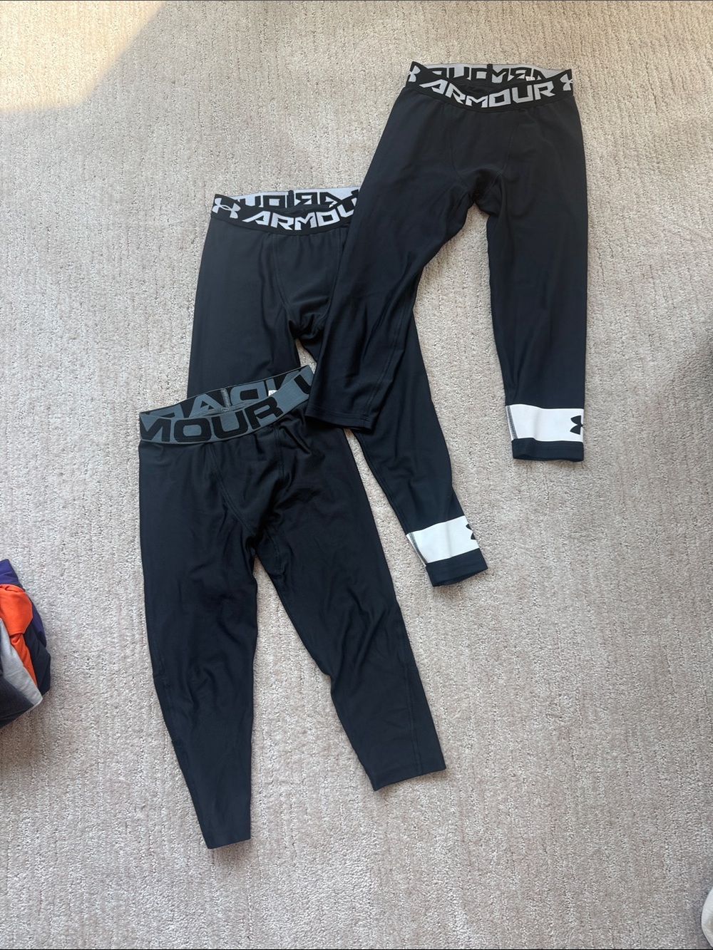 Under Armour Black Capri Compression Leggings Set with White Accents